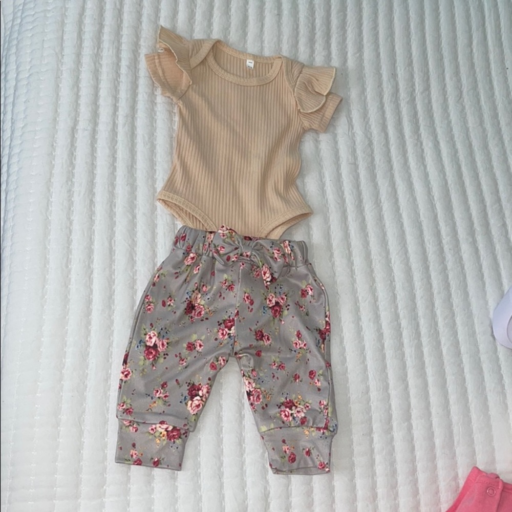 Baby girl floral short sleeve outfit